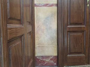 Restauro finto marmo e finto legno, condominio d'epoca, Lecco